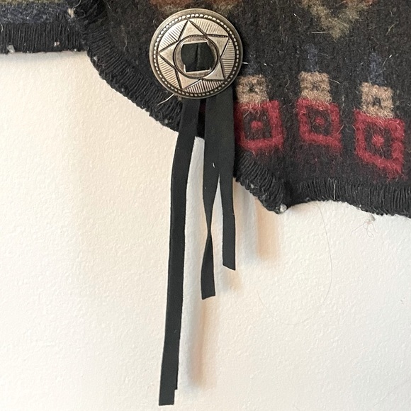 Vintage Woolrich Southwestern Vest - Picture 2 of 4